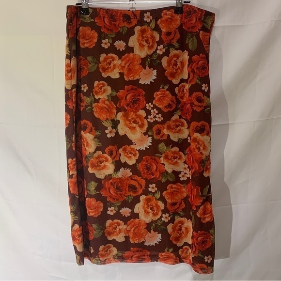 SHEIN Dresses & Skirts - 3/$28❤️SHEIN floral, multicolor print skirt, size XL